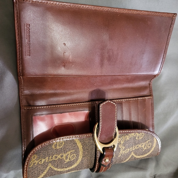Dooney & bourke wallet - Picture 3 of 3
